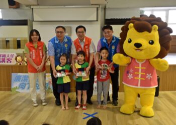 廉潔誠信宣導列車開抵竹東鎮 鎮長郭遠彰率公所團隊共襄盛舉 前往東泰高中與鎮立幼兒園