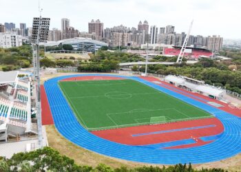 竹縣第二運動場足球場升級 -斥資6300萬元改善草皮及燈具