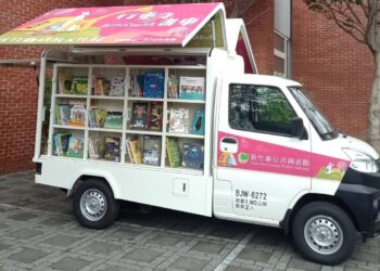 行動書車趴趴走 竹縣副議長王炳漢爭取開到竹北市西區