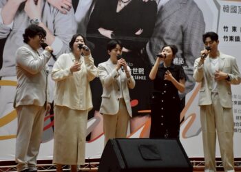 藝術校園列車開進東泰高中 Zenith韓國人聲樂團旋風襲捲