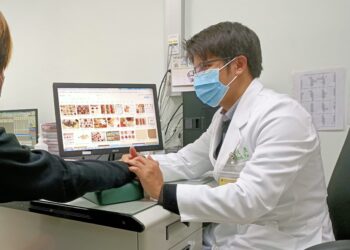 手腳痙攣張力超緊繃 針灸治療後獲改善