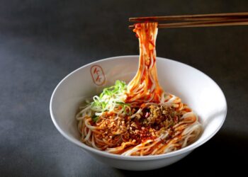 文青麵館墨竹亭全新菜單 排隊1小時才吃得到