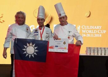 清華大學與日本多摩美大學玻璃創作聯展   策展人僅23歲!