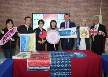 全臺第一所客英雙語小學締結姊妹校 僑育實小與威爾斯學校簽署MOU