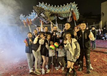 苗栗(火旁)龍文化首次造訪竹市 龍踩街祈福場面震撼