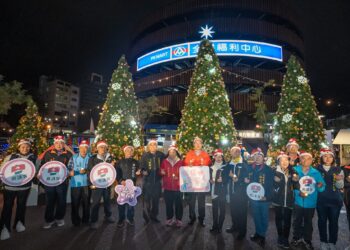 竹東耶誕點燈暨感恩音樂會 嗨翻仁愛停車場