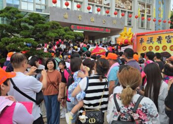 影音/史上頭一遭白沙屯媽祖駐駕通宵公所過夜 鎮長傻眼驚喜