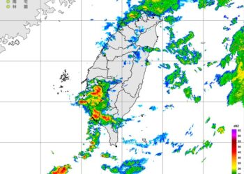 影音/0612鋒面影響 西半部有陣雨或局部雷雨及大雨 南高屏大雨特報